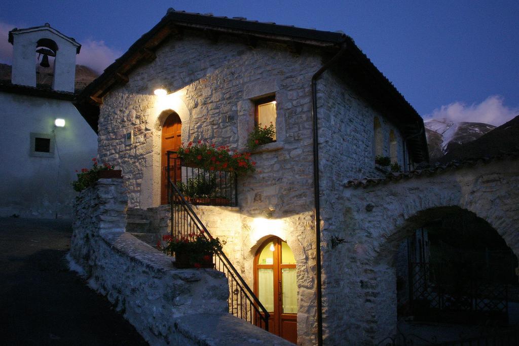 B&B Cascina Dell'Orso Castelsantangelo sul Nera Экстерьер фото